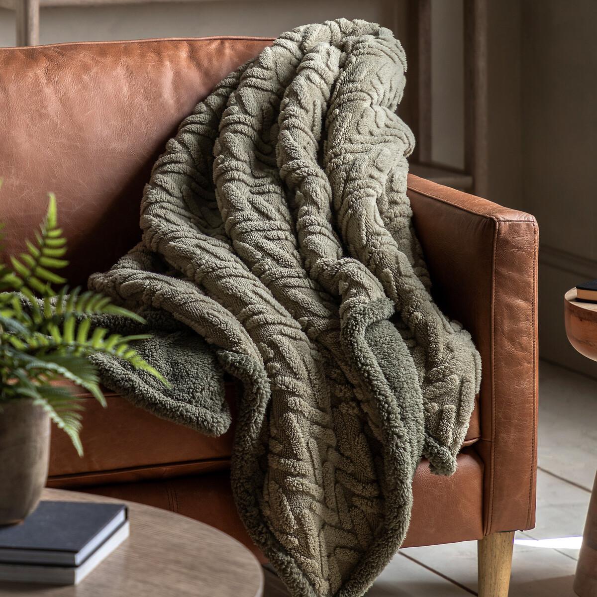 Herringbone Sherpa Throw – image 1