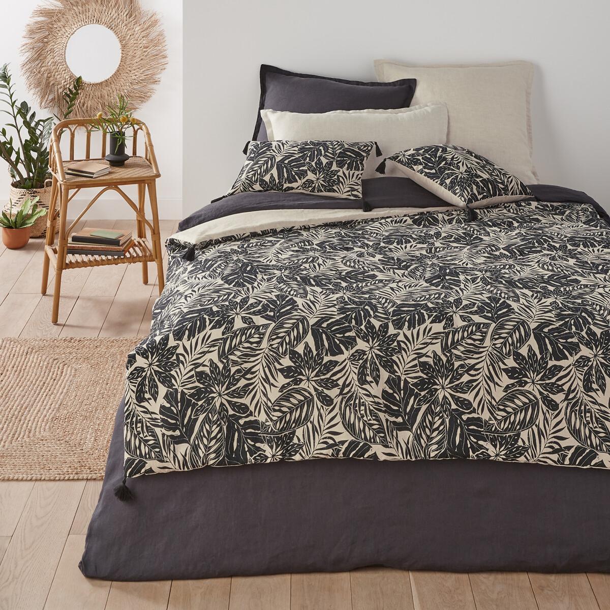 Ficus Linen & Cotton Patterned Quilt – image 1