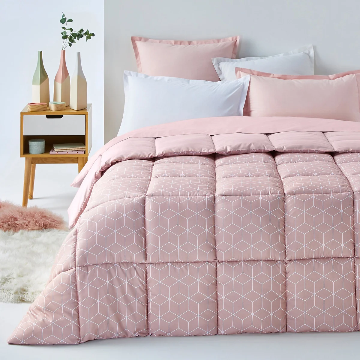 Decio Geometric Microfibre Bedspread – image 1