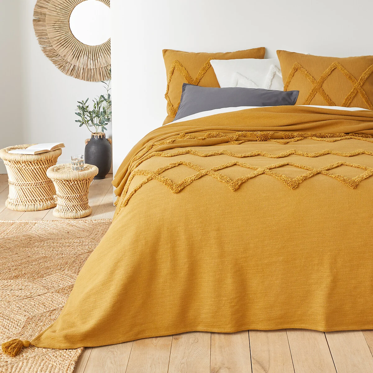 Assa Tufted Cotton Bedspread – image 1