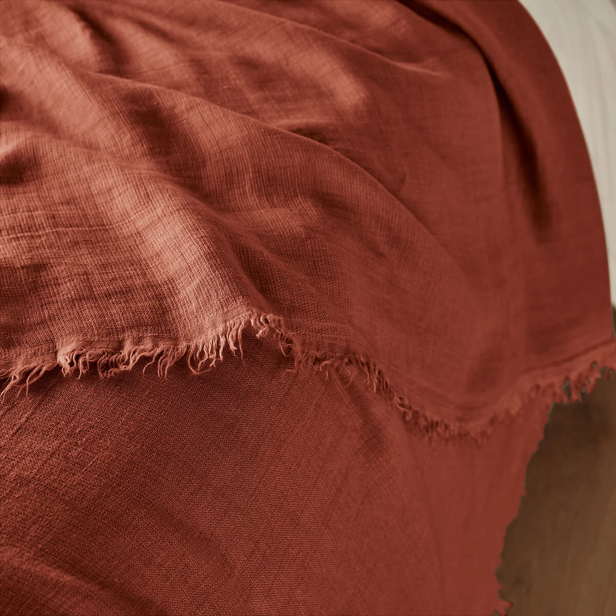Linange Washed Linen Bedspread – image 4