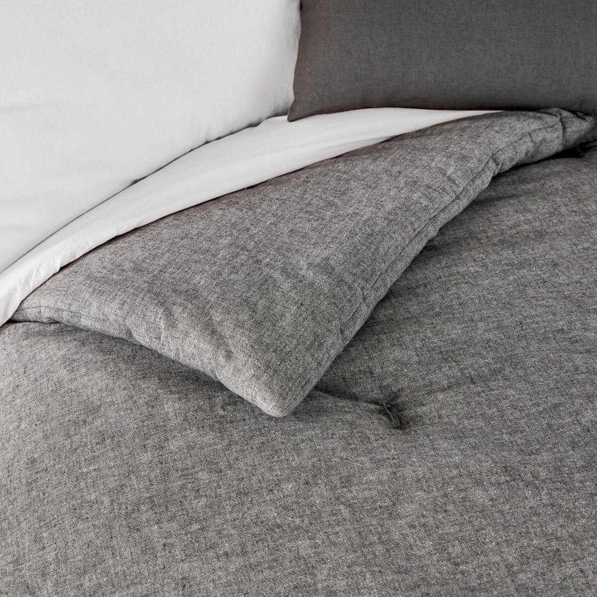 Abella Linen and Washed Cotton Chambray Quilt – image 2