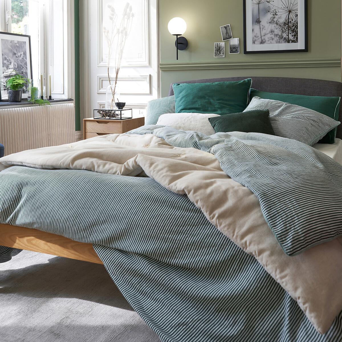 Abella Linen and Washed Cotton Chambray Quilt – image 4