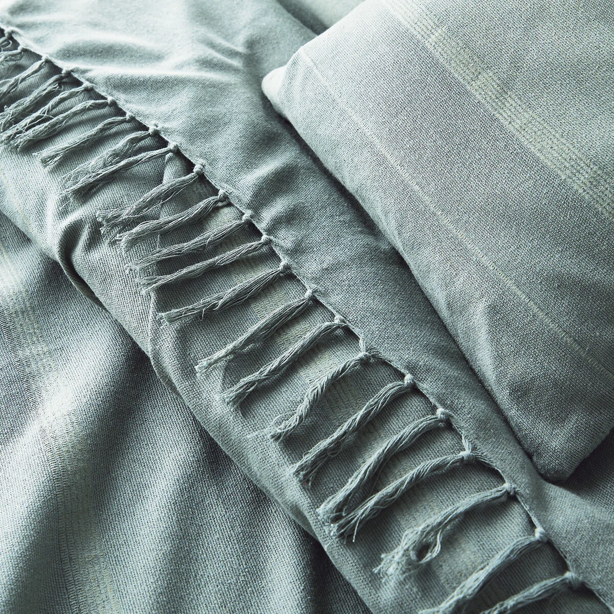 Nedo Fringed Bedspread – image 3