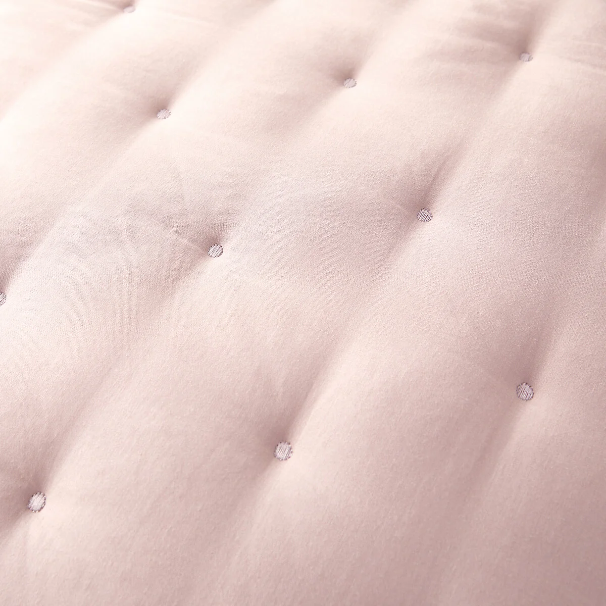 Aeri Embroidered Bedspread – image 4