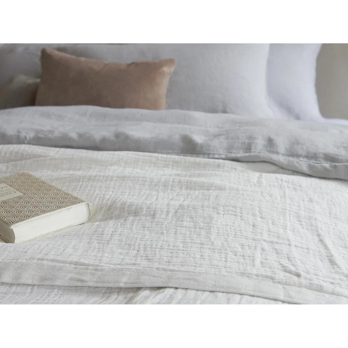 Drapy Throw in Vintage White – image 3