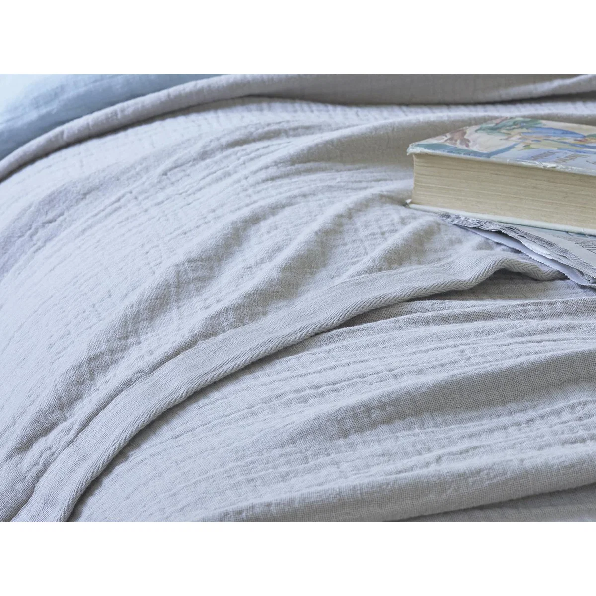 Drapy Throw in String – image 3