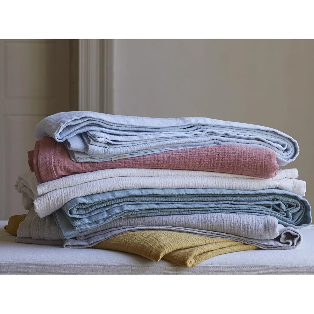 Drapy Throw in String – image 6