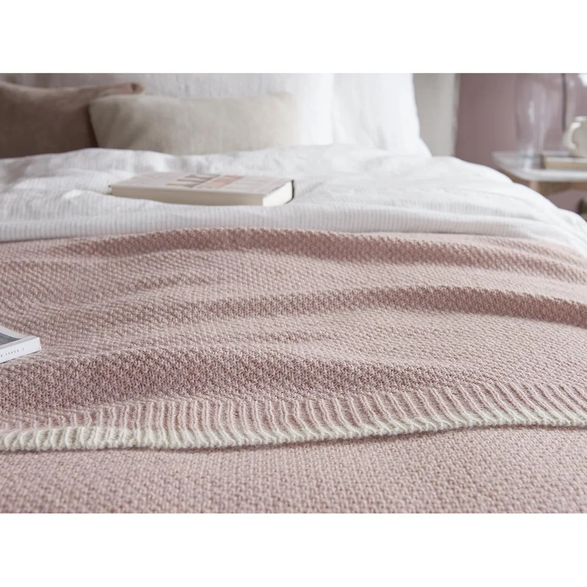 Granny Knit Throw in Pink – image 3
