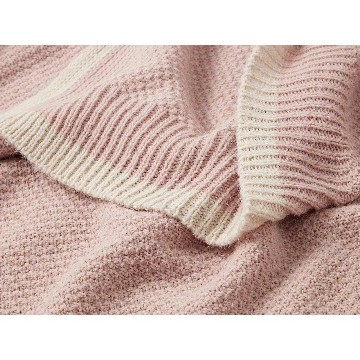 Granny Knit Throw in Pink – image 4