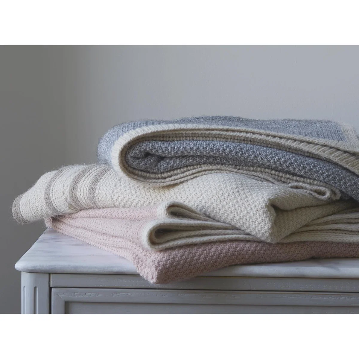 Granny Knit Throw in Pink – image 6