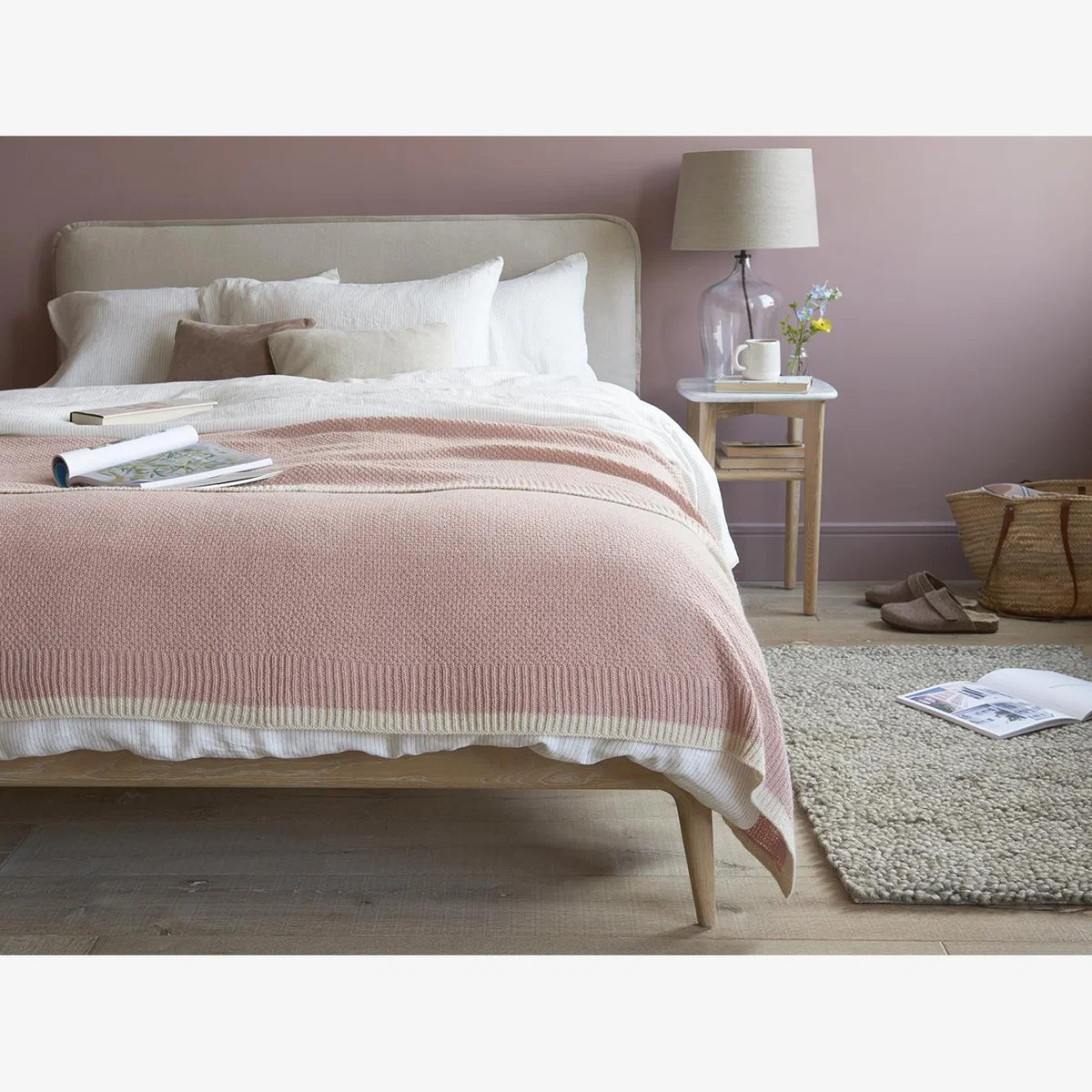 Granny Knit Throw in Pink – image 1