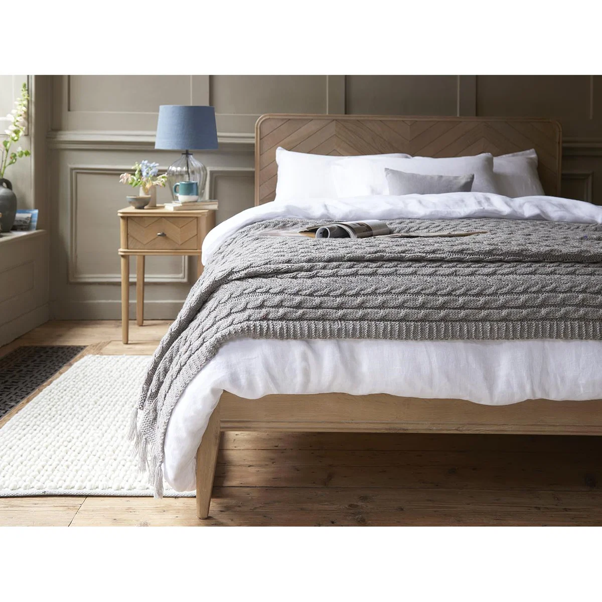 Chunky Knit Throw in Cosy Grey – image 3