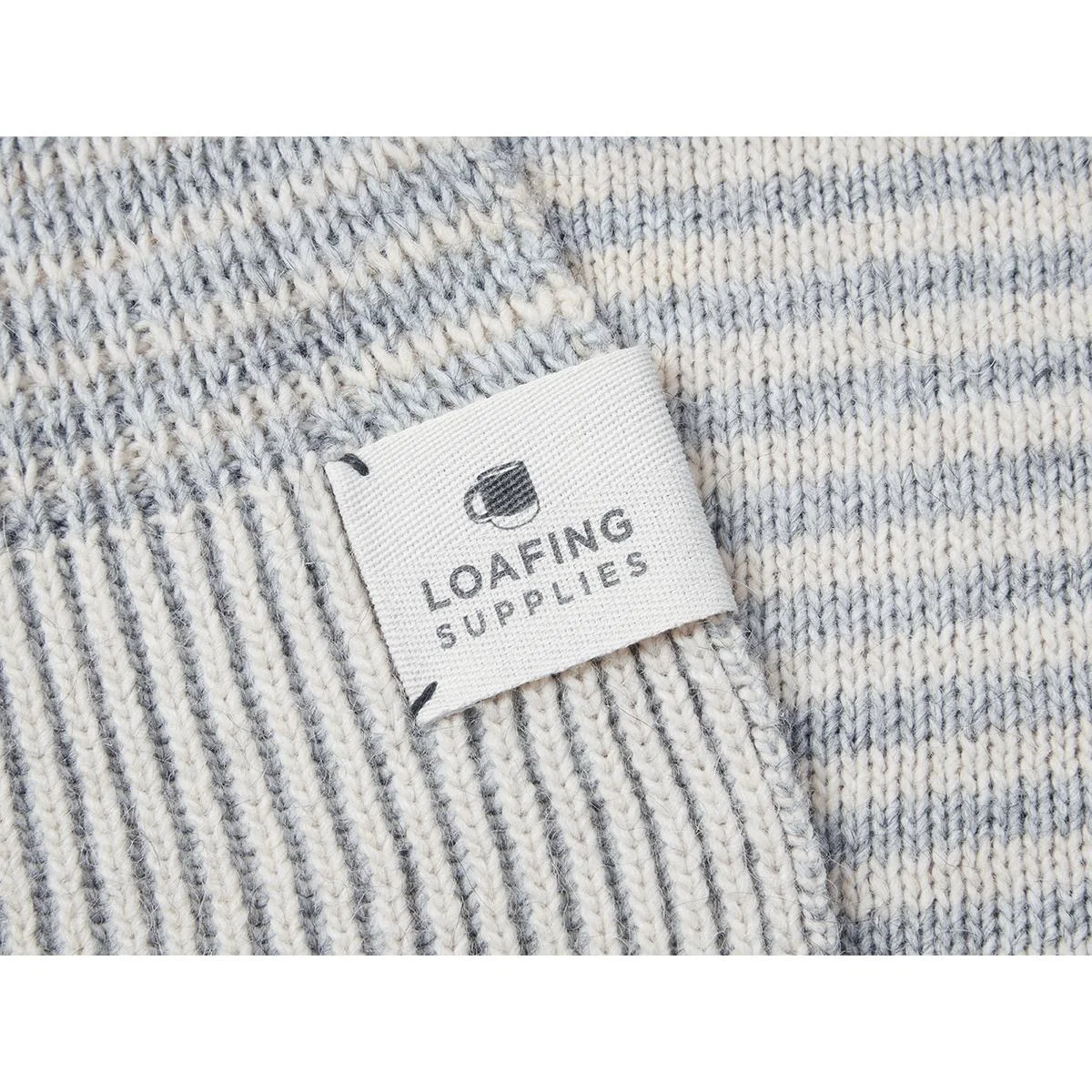 Easy Knit Throw in Cosy Grey – image 4