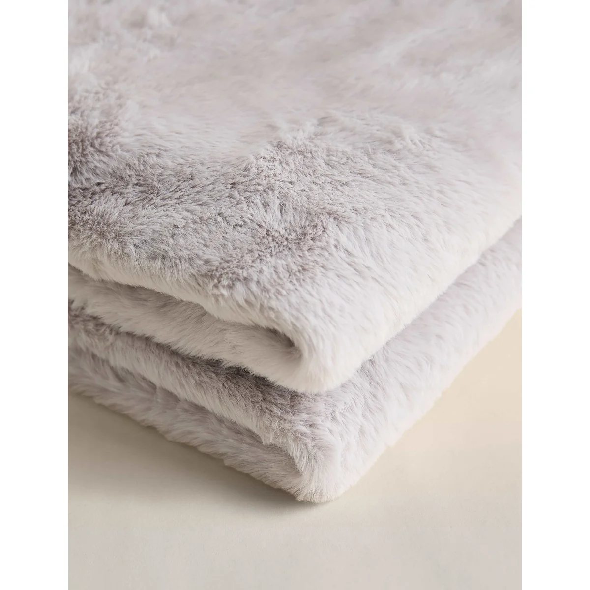 M&S Supersoft Faux Fur Large Throw Chocolate – image 4