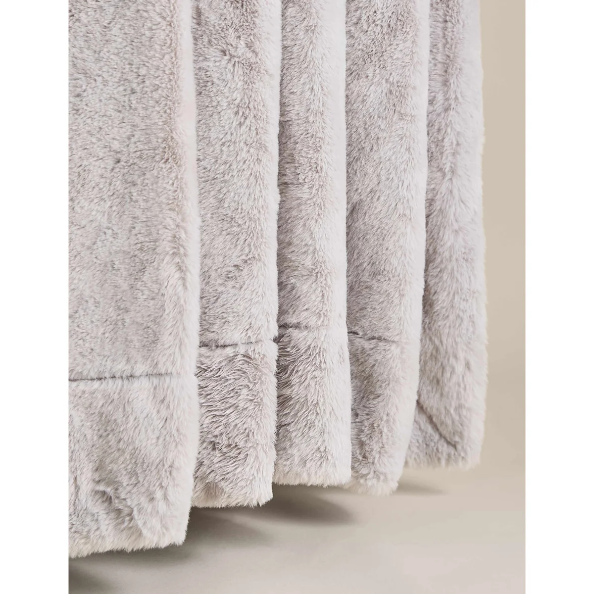 M&S Supersoft Faux Fur Large Throw Chocolate – image 5