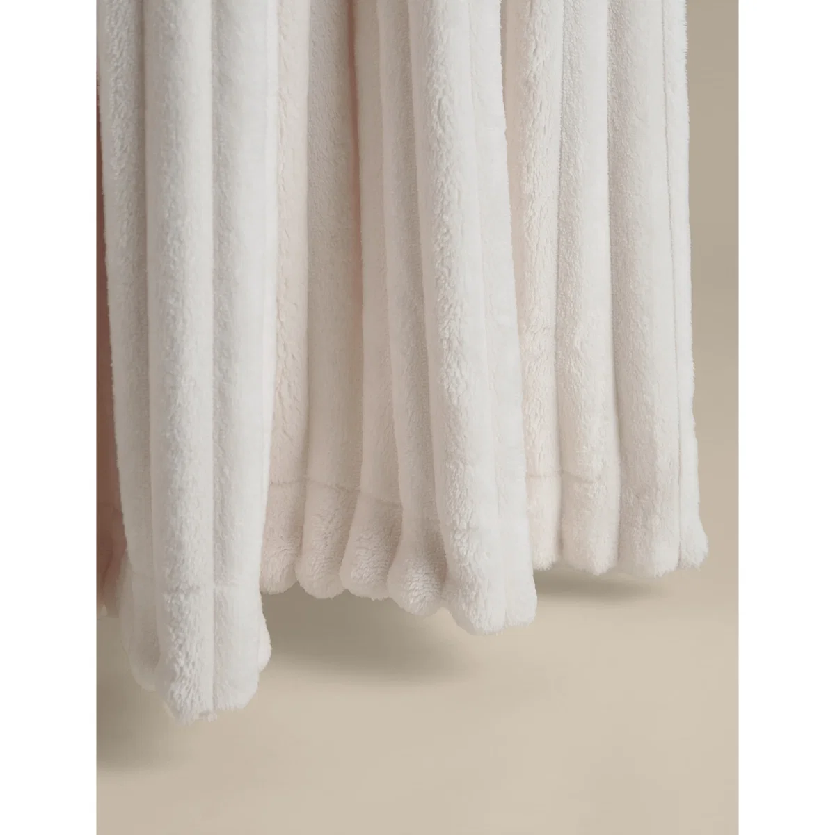 M&S Fleece Ribbed Throw Ivory – image 2