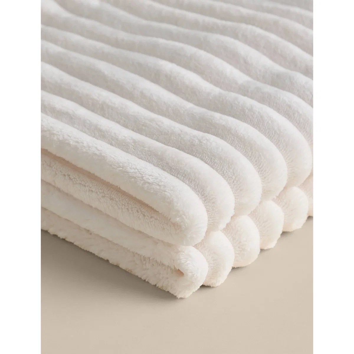 M&S Fleece Ribbed Throw Ivory – image 4