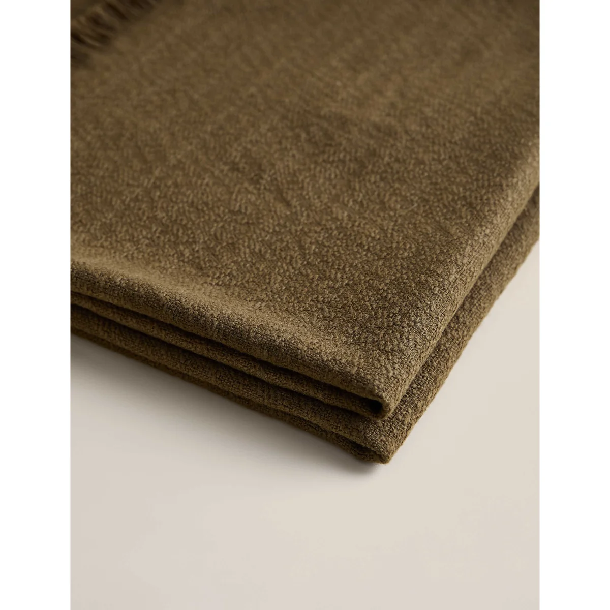 M&S Soft Textured Throw Khaki – image 3