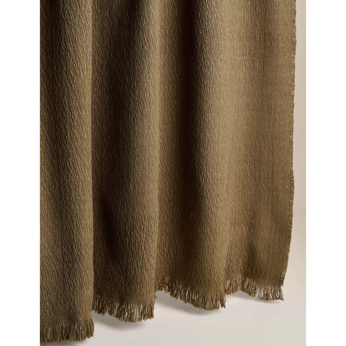 M&S Soft Textured Throw Khaki – image 4