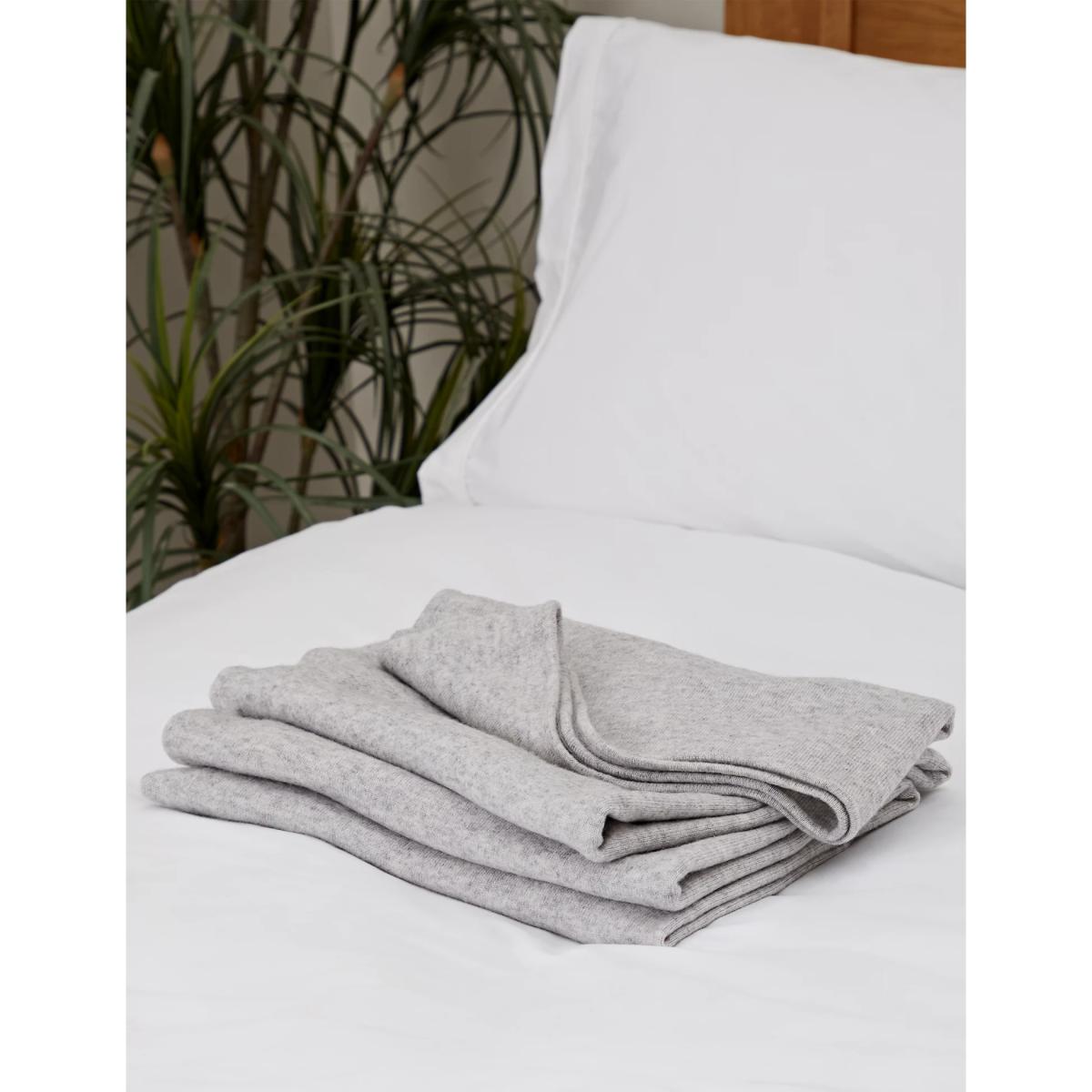 M&S Cashmere Blend Throw - Grey, Grey – image 9