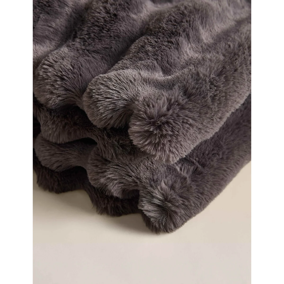 M&S Ribbed Chunky Adult Throw Neutral – image 4