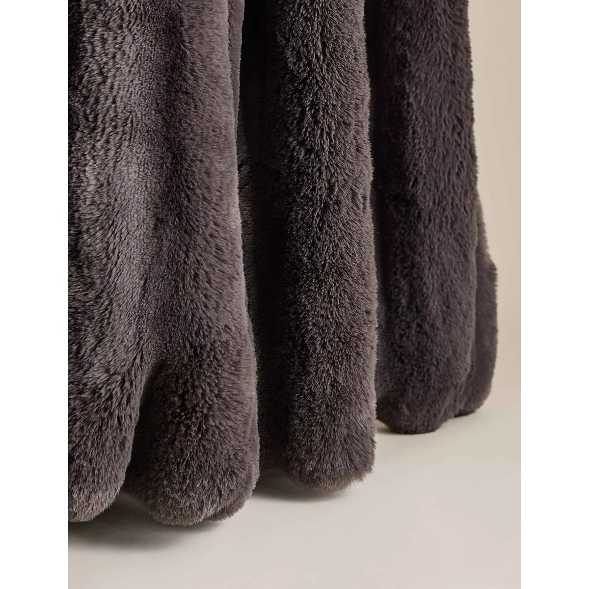 M&S Ribbed Chunky Adult Throw Neutral – image 5