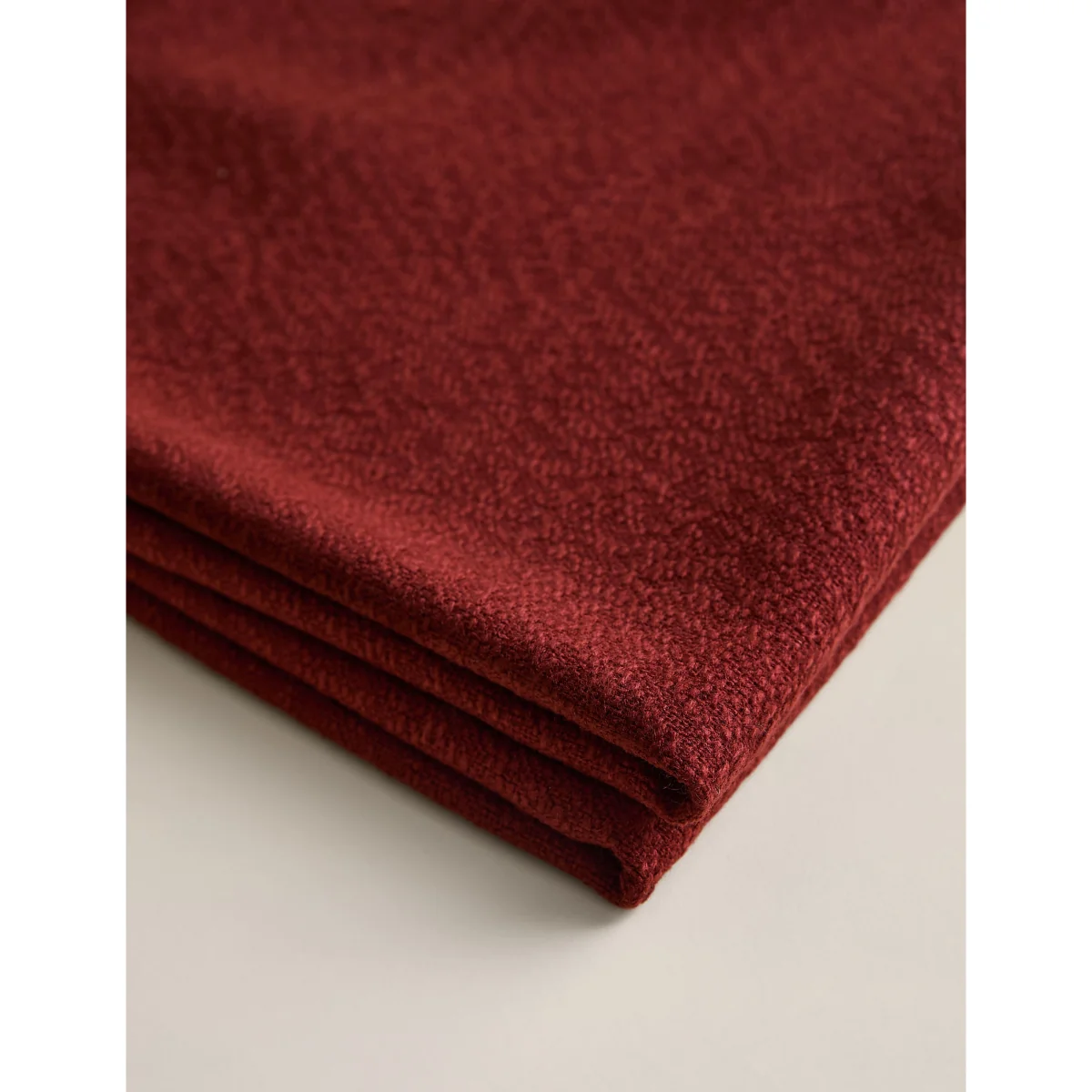 M&S Soft Textured Throw Chestnut – image 3