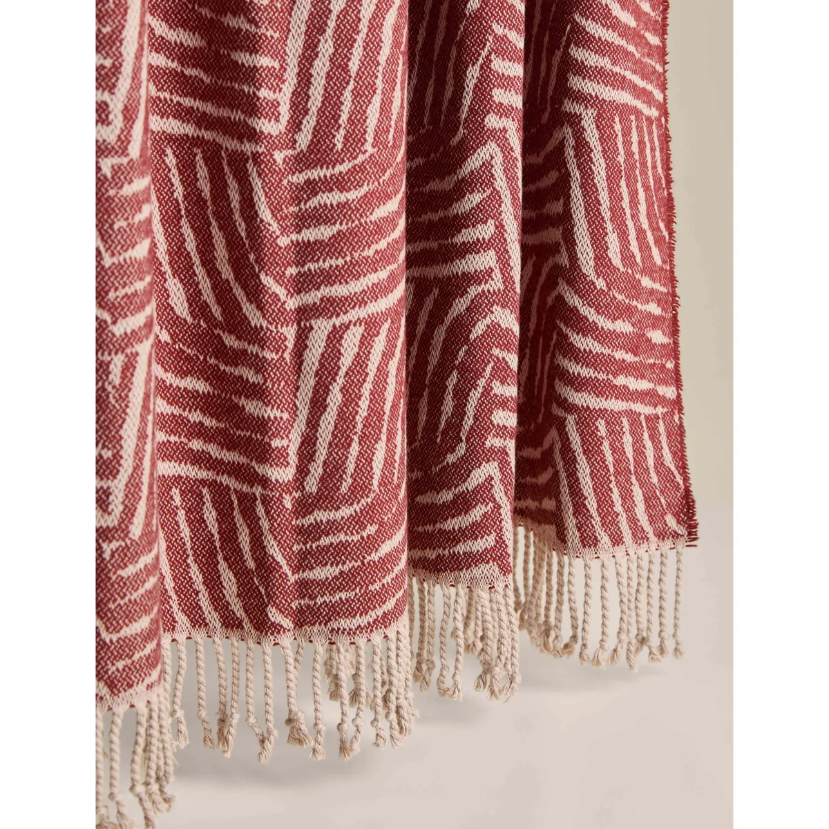 M&S Cotton Rich Geometric Throw Neutral – image 3