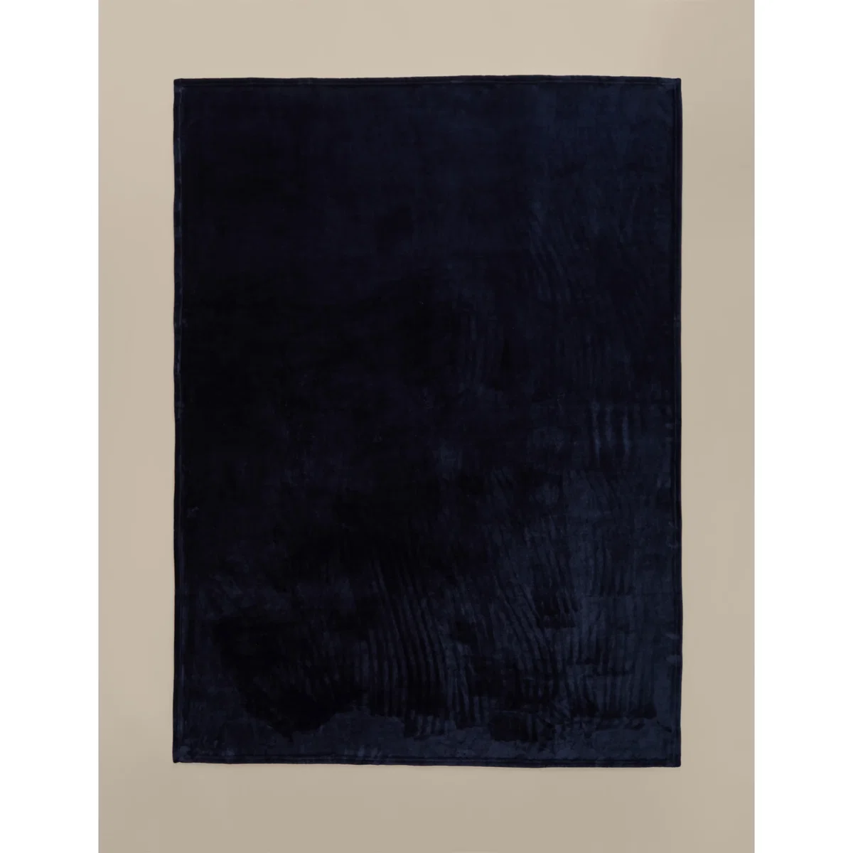 M&S Soft Fleece Throw Navy – image 3
