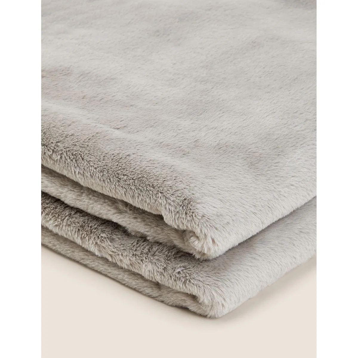 M&S Supersoft Faux Fur Throw - MED - Dark Green, Cream,Dark Green – image 3
