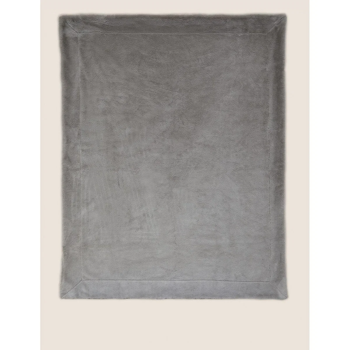 M&S Supersoft Faux Fur Throw - MED - Dark Green, Cream,Dark Green – image 4