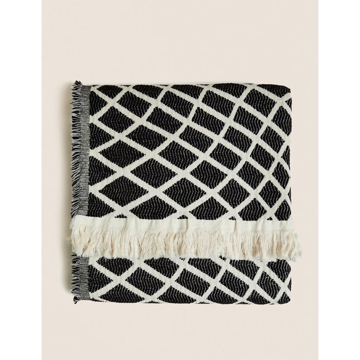 M&S Chenille Jacquard Throw - Black Mix, Black Mix – image 2