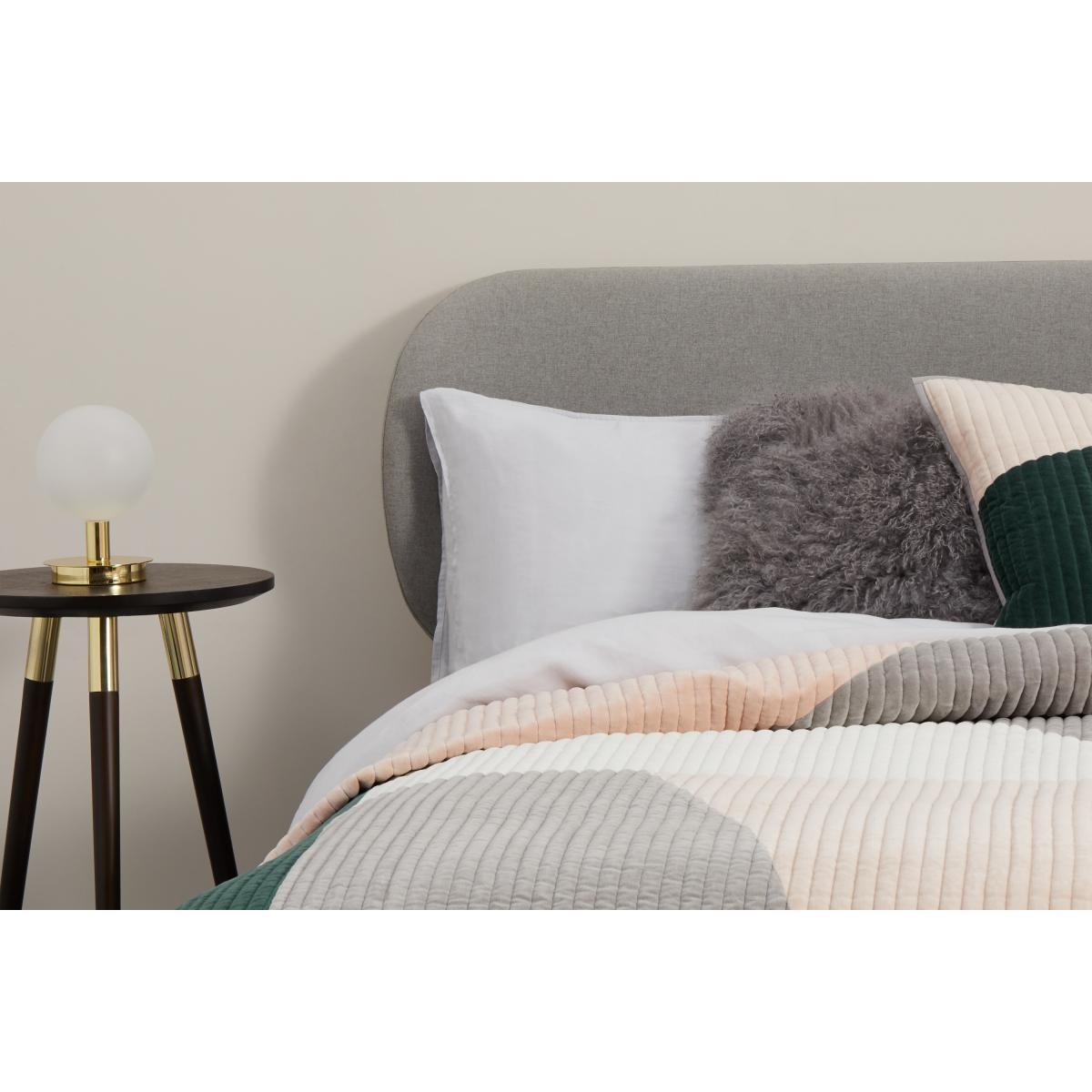 Giacomo Quilted Velvet Bedspread, Peacock Green & Plaster Pink – image 4