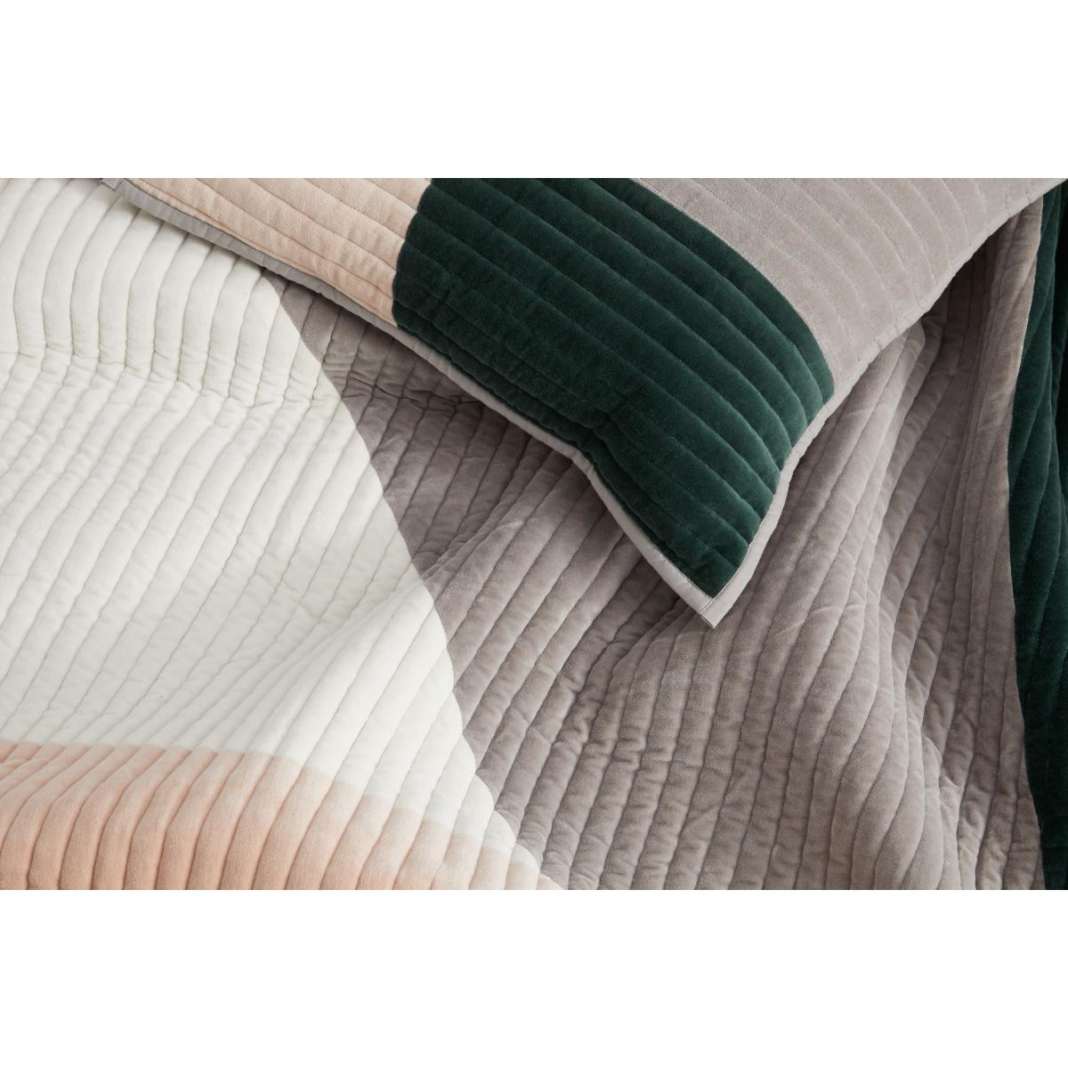 Giacomo Quilted Velvet Bedspread, Peacock Green & Plaster Pink – image 5