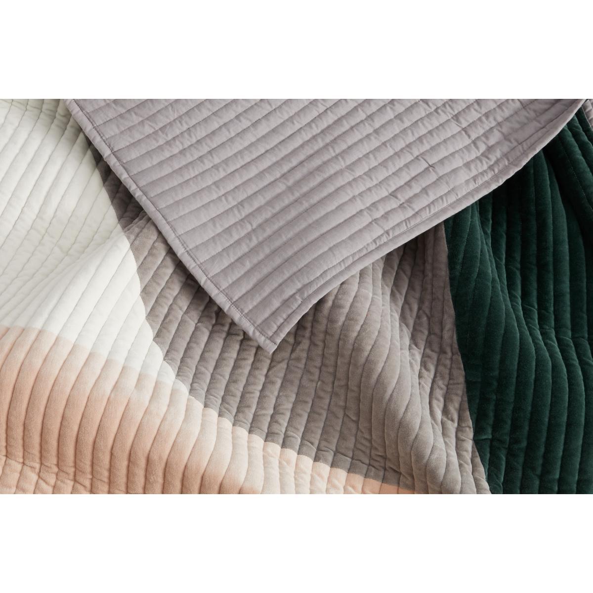 Giacomo Quilted Velvet Bedspread, Peacock Green & Plaster Pink – image 6