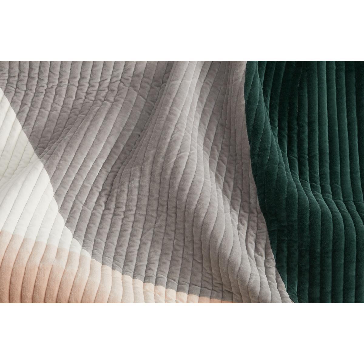 Giacomo Quilted Velvet Bedspread, Peacock Green & Plaster Pink – image 7