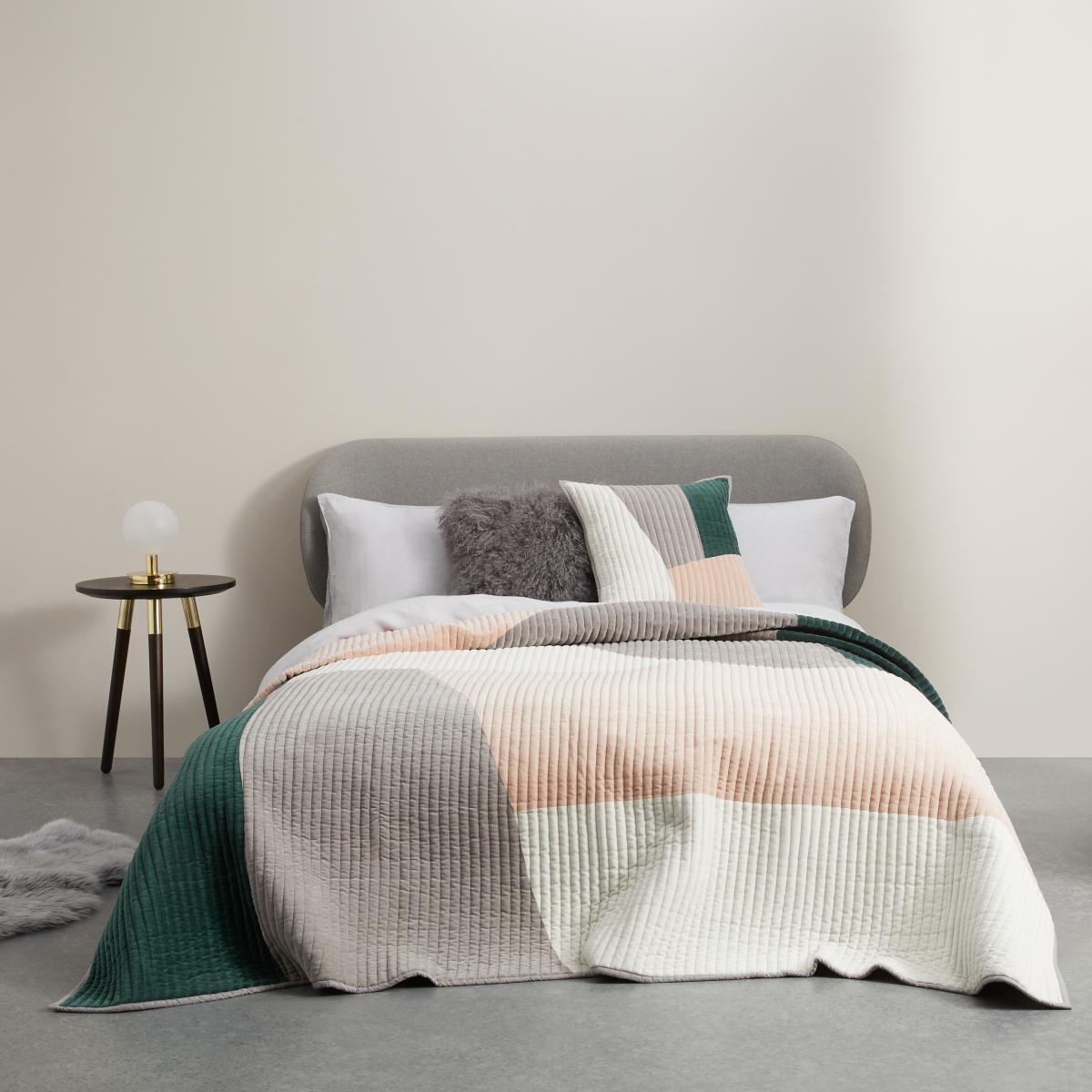 Giacomo Quilted Velvet Bedspread, Peacock Green & Plaster Pink – image 1