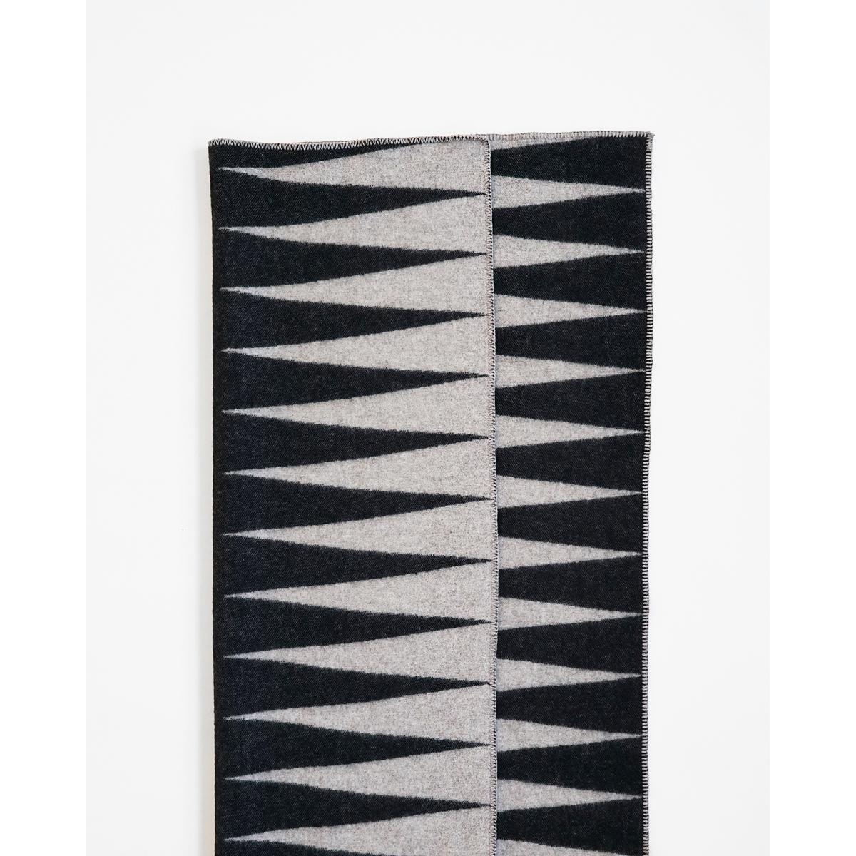 Hein Studio Ihalo blanket 130x180 cm No. 01 – image 3