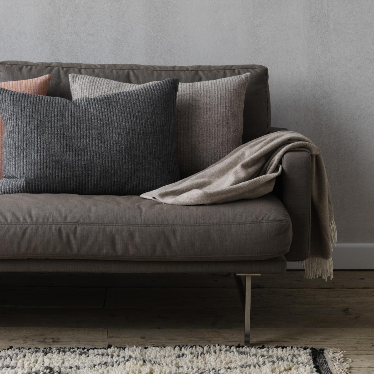 Fritz Hansen Cashmere throw Naturalal brown – image 2
