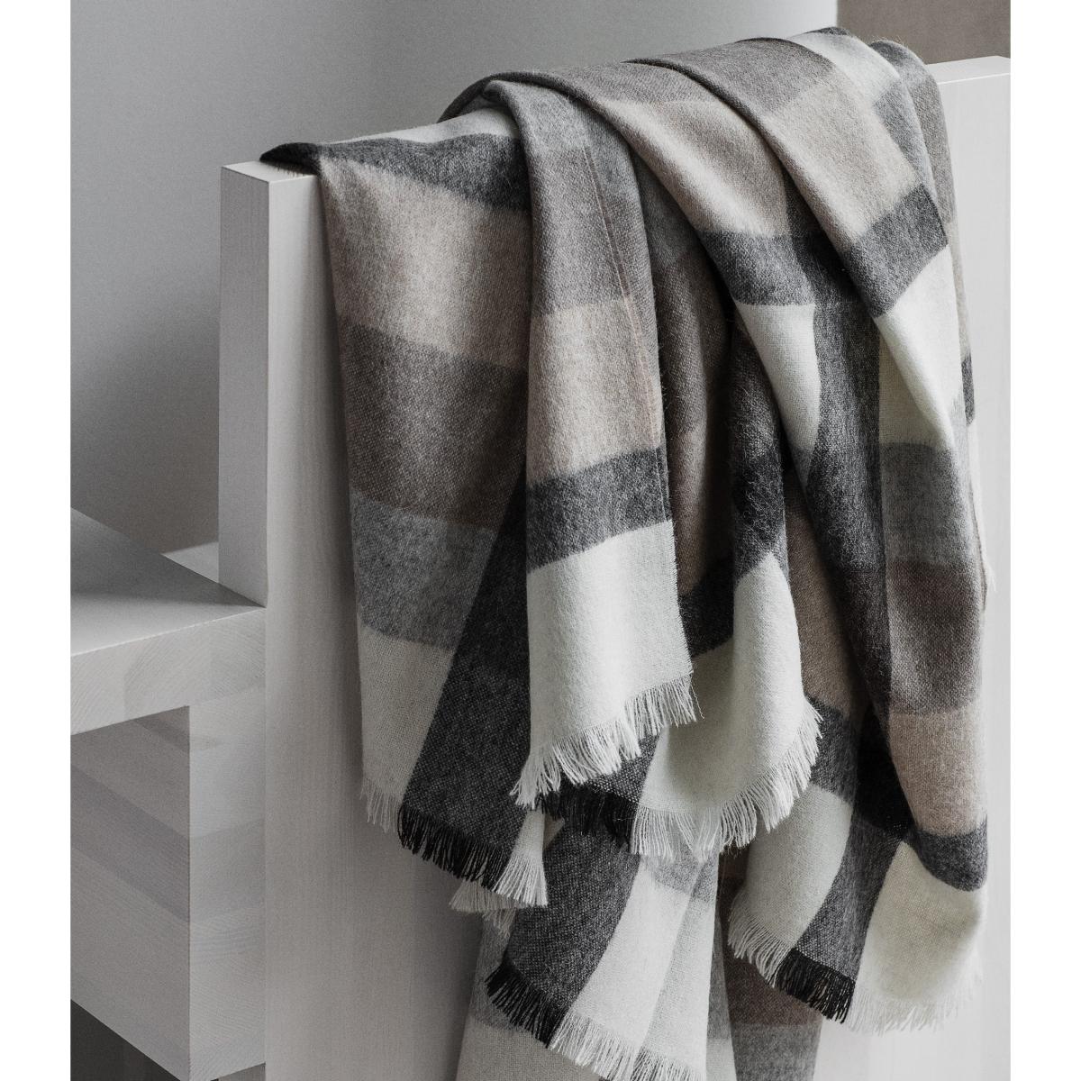 Intersection throw 130x190 cm camel-grey – image 2