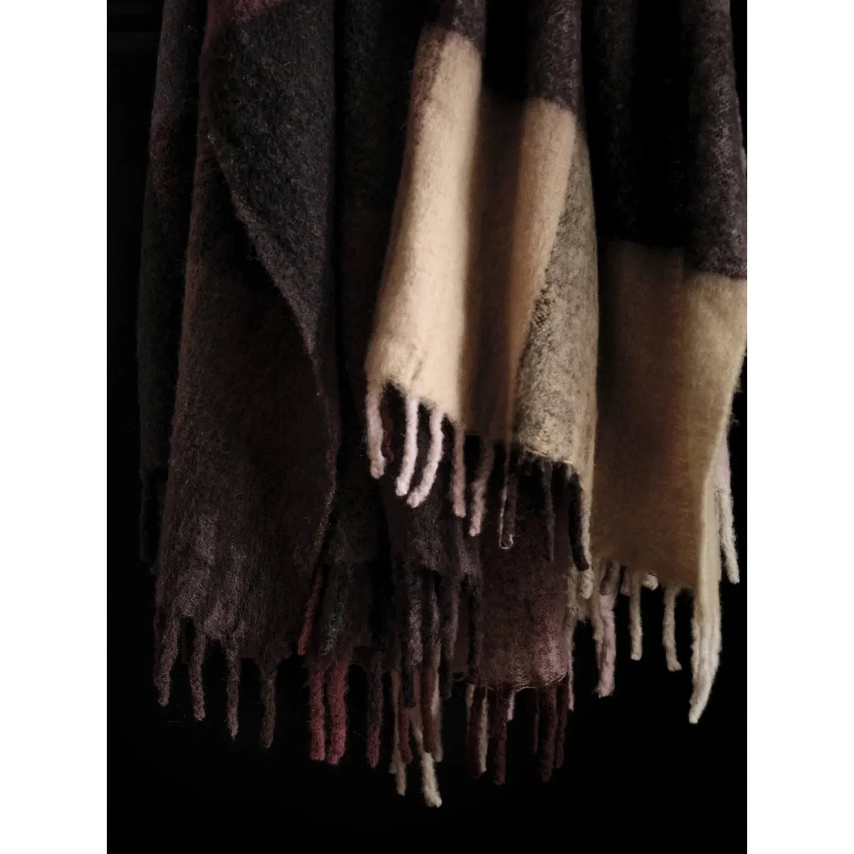 Ferm Living Blur mohair throw Butter-pale rose 130x170 cm – image 4