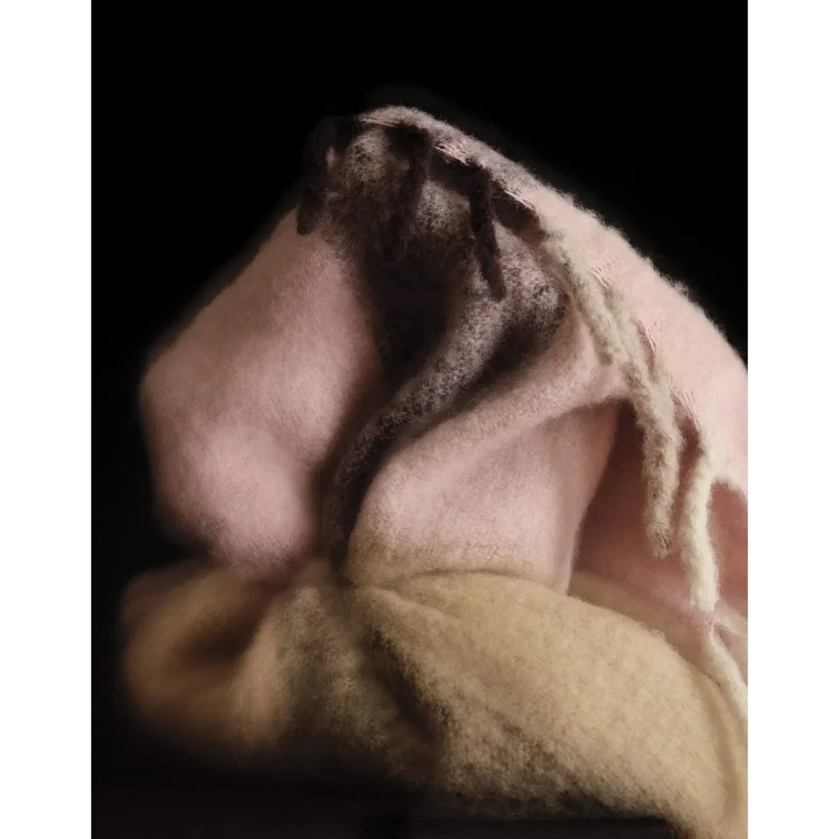 Ferm Living Blur mohair throw Butter-pale rose 130x170 cm – image 8