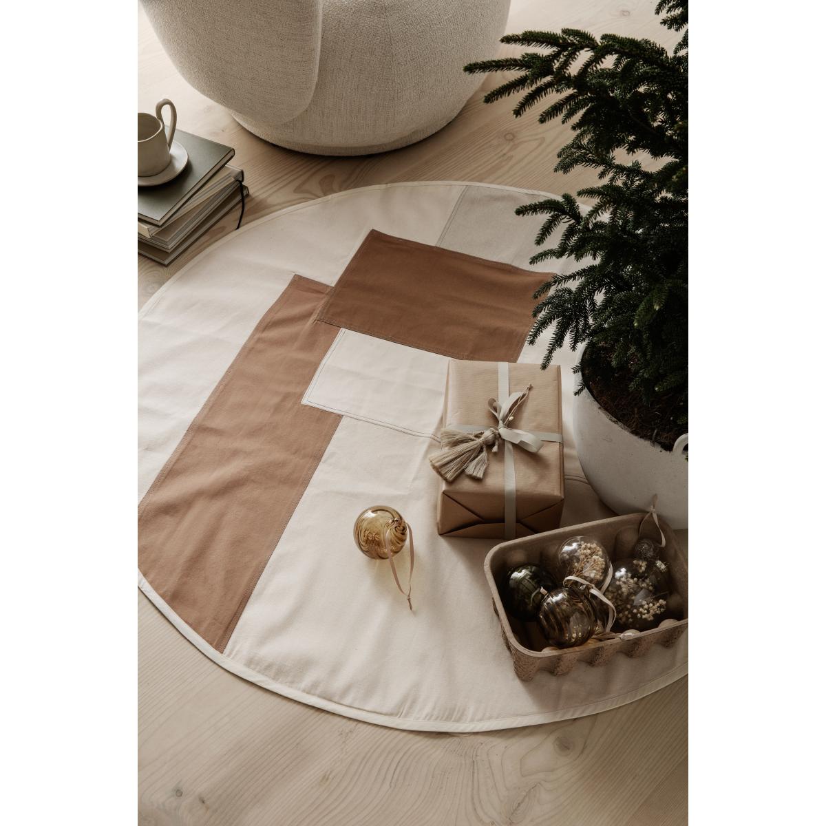 Tonal Christmas throw Ø120 cm Natural – image 3