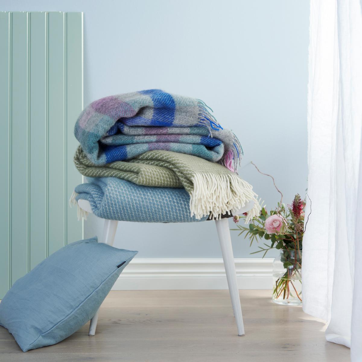 Fade wool throw Pale green – image 2