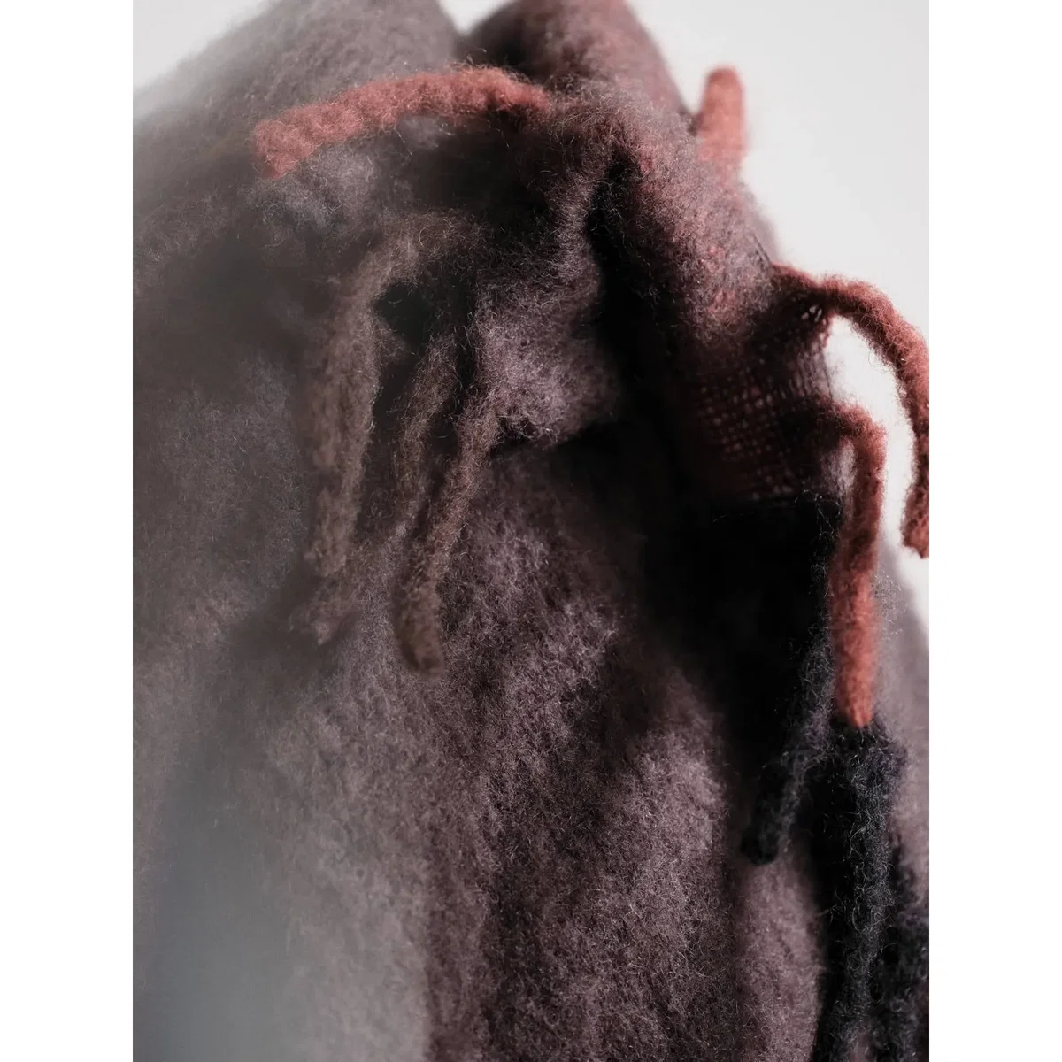 Ferm Living Blur mohair throw Dark chocolate-oxide red 130x170 cm – image 6