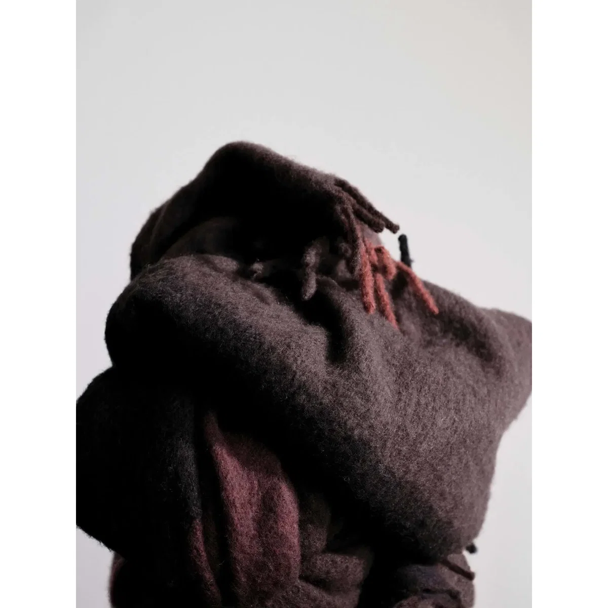 Ferm Living Blur mohair throw Dark chocolate-oxide red 130x170 cm – image 7