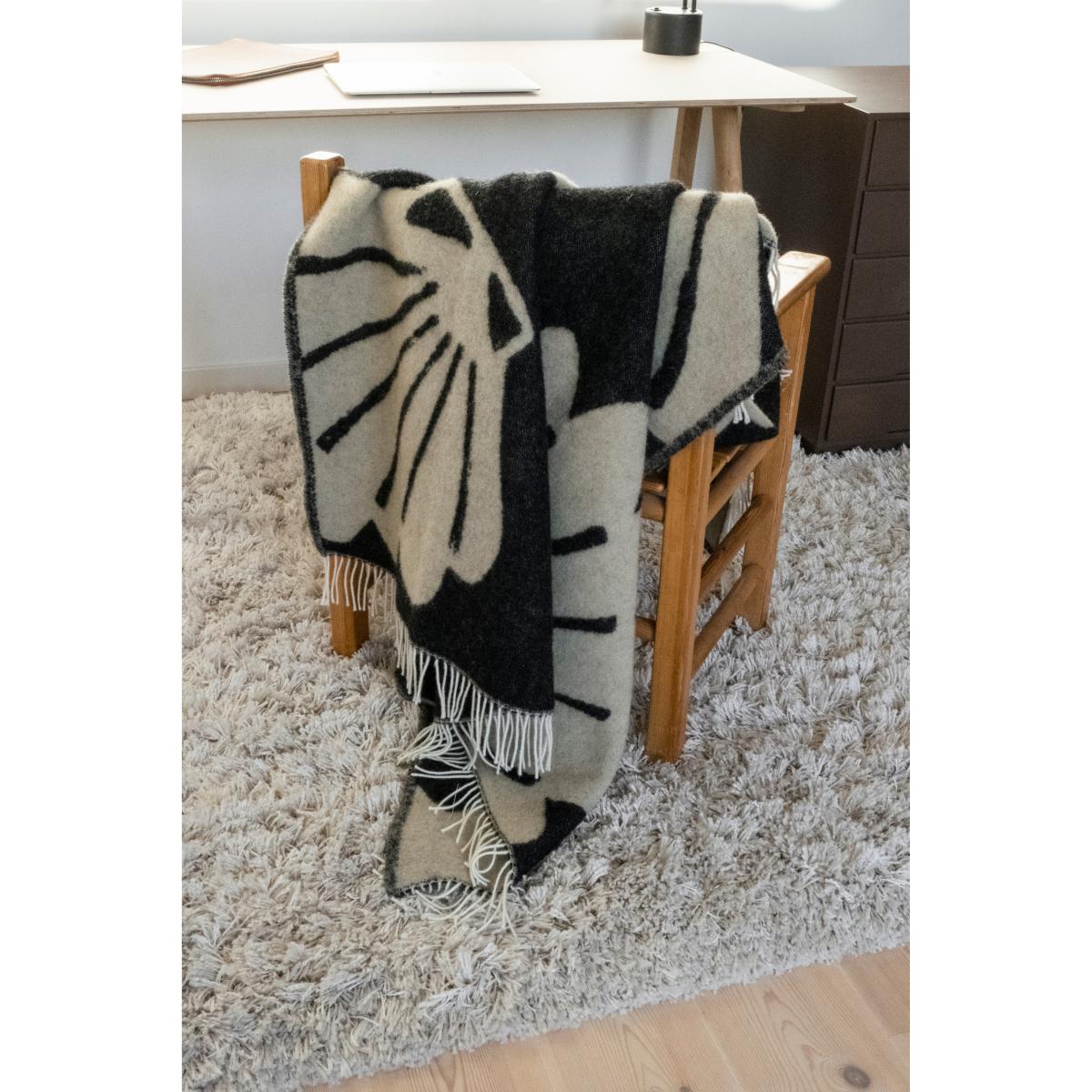 Fine Little Day Snäcka throw 130x190 cm Coal-Beige – image 2