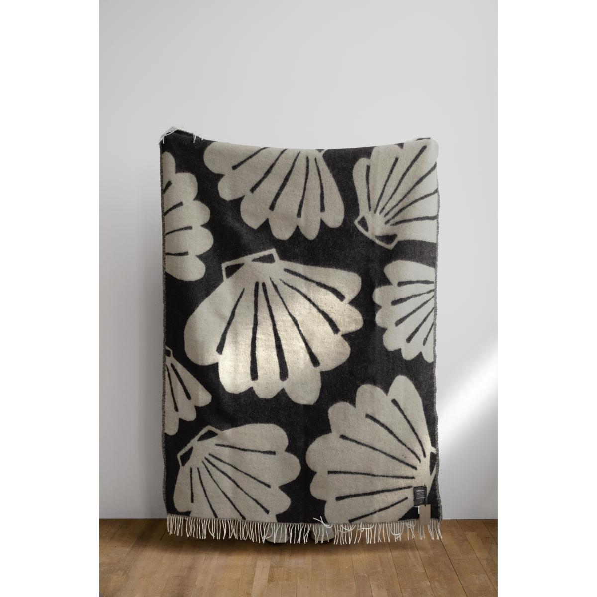 Fine Little Day Snäcka throw 130x190 cm Coal-Beige – image 3