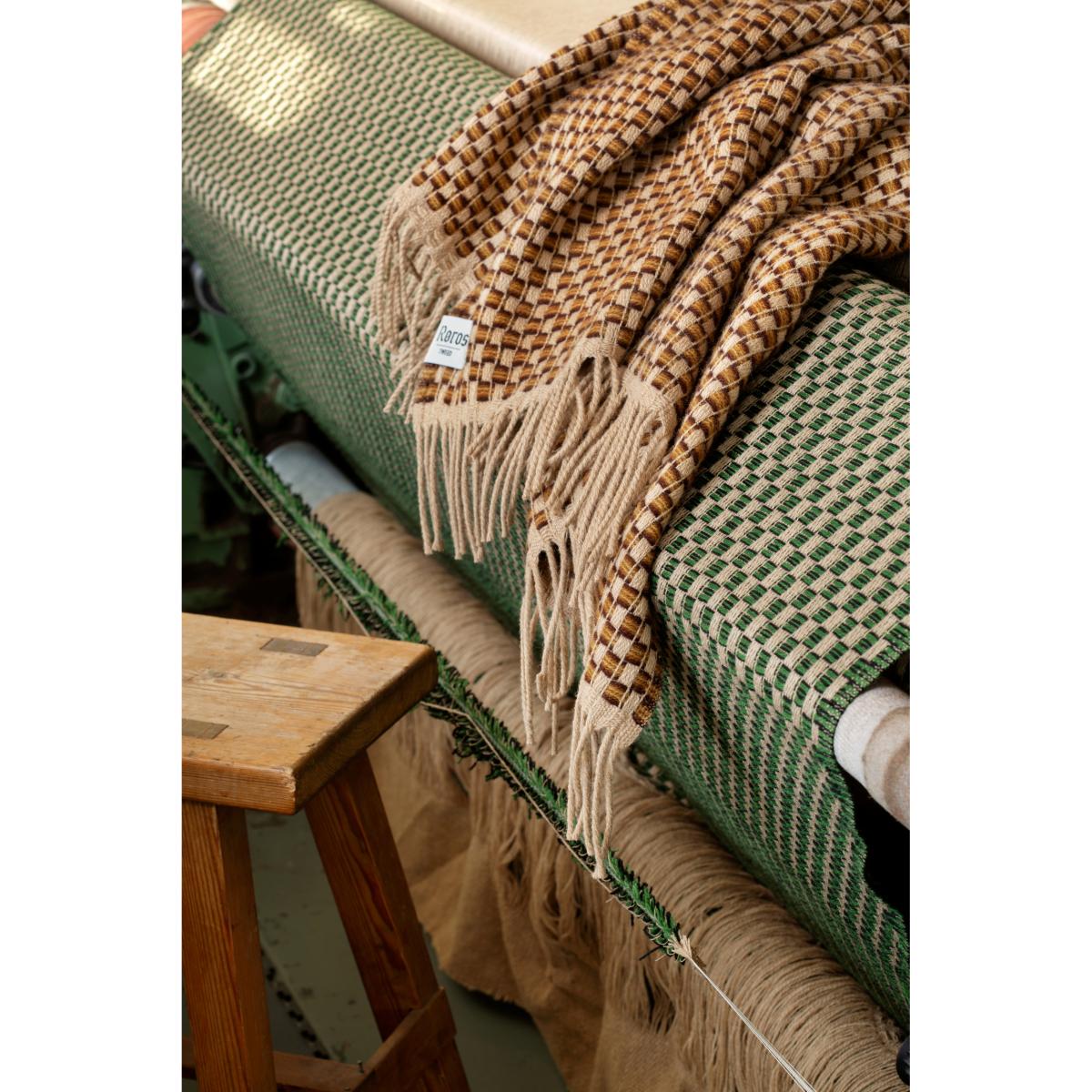 Røros Tweed Isak throw 150x210 cm Chestnut – image 3